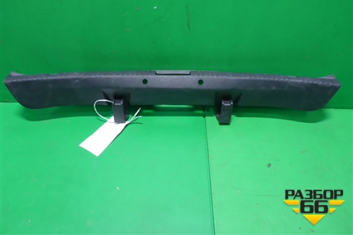 Обшивка багажника на заднюю панель (5JA863485B) для Skoda Rapid с 2013г (Рапид)