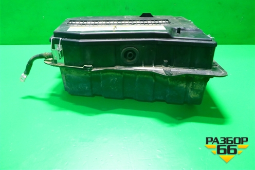 Ящик под аккумулятор (под сиденьем) для Volkswagen Touareg c 2002-2010г (Туарег)