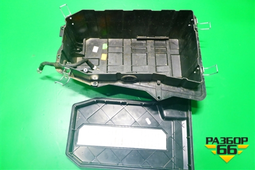 Ящик под аккумулятор (под сиденьем) для Volkswagen Touareg c 2002-2010г (Туарег)