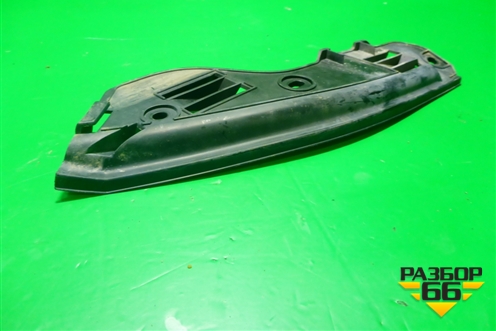 Кронштейн заднего бампера левый (под фонарь) (7L6807393B) для Volkswagen Touareg c 2002-2010г (Туарег)