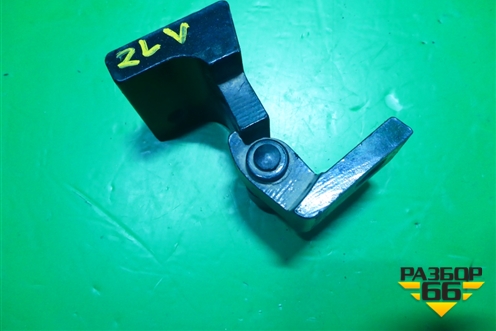 Петля двери задней левой верхняя (7L0833401B) для Volkswagen Touareg c 2002-2010г (Туарег)