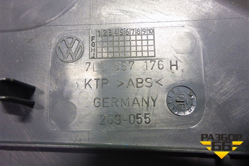 Накладка на торпедо (боковая правая) (7L6857176H) для Volkswagen Touareg c 2002-2010г (Туарег)