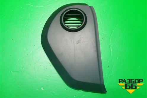 Накладка на торпедо (боковая правая) (7L6857176H) для Volkswagen Touareg c 2002-2010г (Туарег)