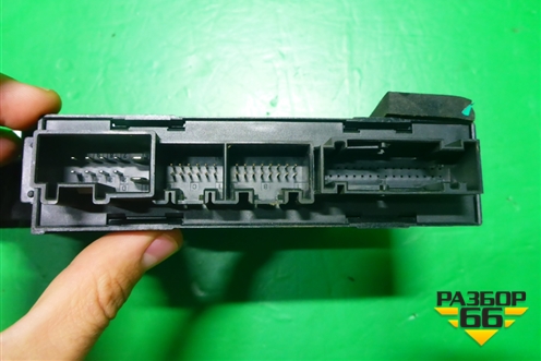 Моторчик стеклоподъёмника задний левый (7L0959703) для Volkswagen Touareg c 2002-2010г (Туарег)