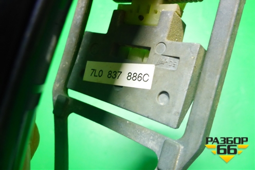 Ручка наружная двери передней правой для Volkswagen Touareg c 2002-2010г (Туарег)