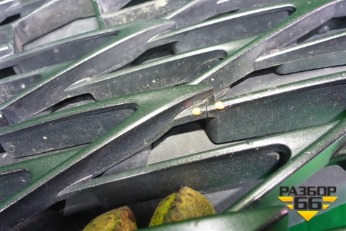 Решетка радиатора (нижняя часть F-Sport) (5315548060) для Lexus RX 350 c 2015г (РХ)