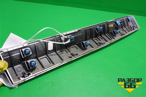 Накладка двери задней правой (крашеная) (51138060274) для BMW X1 F48 с 2014г (Х1 Ф48)