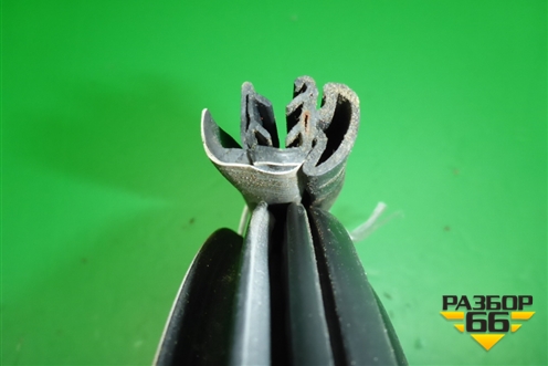 Уплотнитель двери передней левой (5ти дверный хетчбэк) для Chevrolet Aveo (T250) с 2005-2011 (Авео Т250)