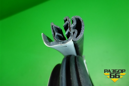 Уплотнитель двери передней правой (5ти дверный хетчбэк) для Chevrolet Aveo (T250) с 2005-2011 (Авео Т250)