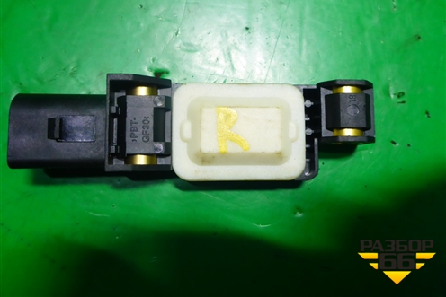 Датчик AIR BAG (7L0909606B) для Volkswagen Touareg c 2002-2010г (Туарег)
