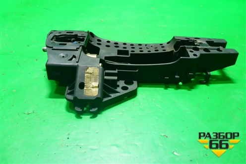 Кронштейн ручки наружной (передней правой) (8T0837886) для Audi A4 (В8) с 2007-2015г (А4)