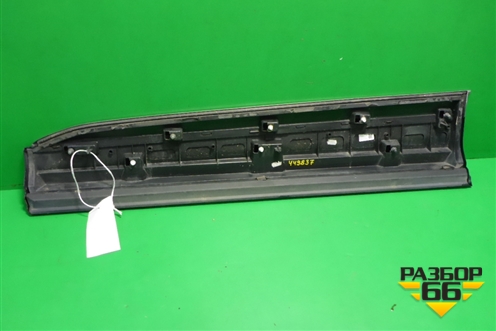 Накладка двери передней правой (4M0853960F) для Audi Q7 c 2015г (Ку 7)