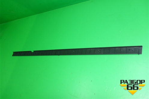 Накладка двери задней правой (верхняя на обшивку) для Lexus LX-570 с 2015г (ЛХ)