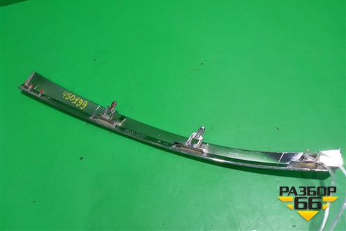 Накладка на решетку радиатора (после 2014г првая) (5312133030) для Toyota Camry V50 с 2011-2018г (Камри)