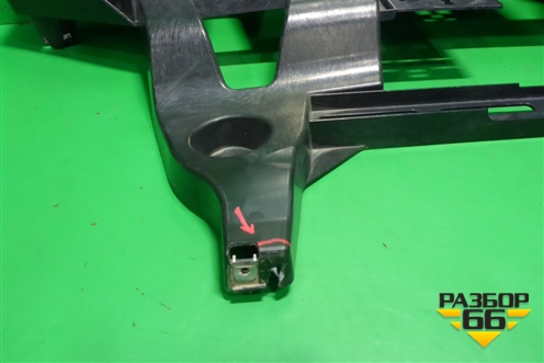 Кронштейн заднего бампера центральный (51127349374) для BMW X6 F16 с 2014г (Х6 Ф16)