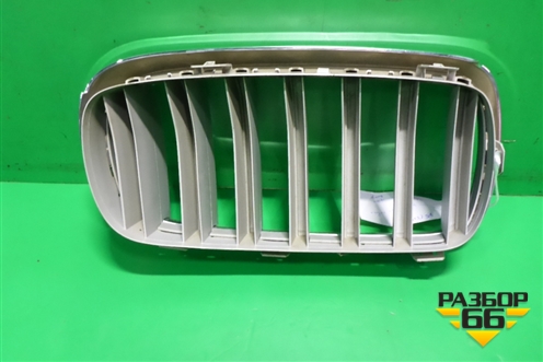 Решетка радиатора левая (7316075) для BMW X5 F15 с 2013г (Х5 Ф15)