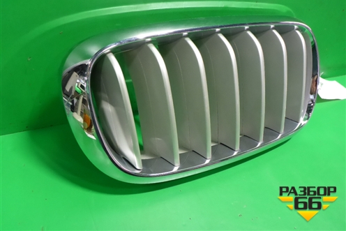 Решетка радиатора правая (7316076) для BMW X5 F15 с 2013г (Х5 Ф15)