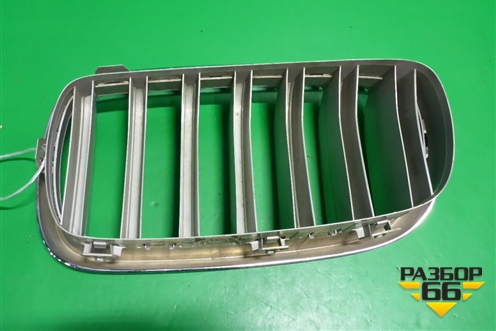 Решетка радиатора правая (7316076) для BMW X5 F15 с 2013г (Х5 Ф15)