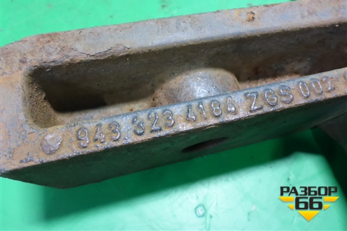 Кронштейн переднего стабилизатора  (правый) (9433234184) для Mercedes Benz TRUCK Axor 2 с 2004г (Аксор)