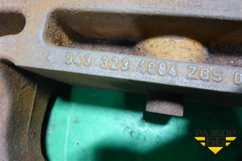 Кронштейн переднего стабилизатора  (левый) (9433234084) для Mercedes Benz TRUCK Axor 2 с 2004г (Аксор)