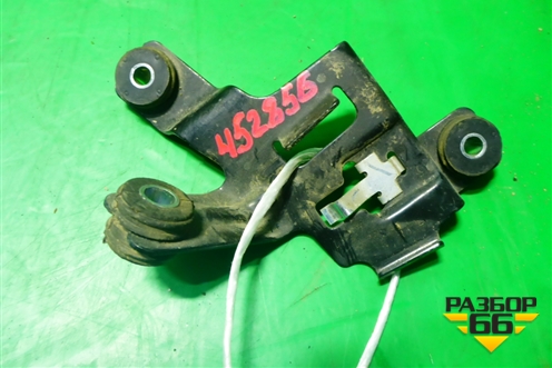 Кронштейн бачка гидроусилителя (4439007020) для Toyota Camry V40 с 2006-2011г (Камри)