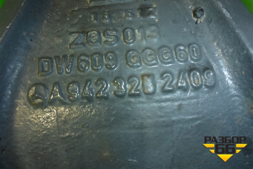 Кронштейн реактивной тяги левый  (A9423252409) для Mercedes Benz TRUCK Axor 2 с 2004г (Аксор)