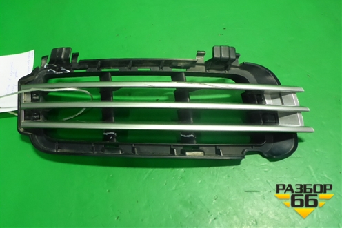 Решетка в передний бампер правая (CK5217F908AA) для Land Rover Range Rover 4 с 2013-2022г (Вог)