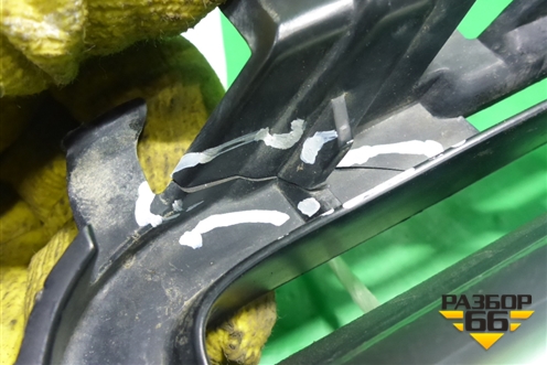 Решетка в передний бампер правая (CK5217F908AA) для Land Rover Range Rover 4 с 2013-2022г (Вог)