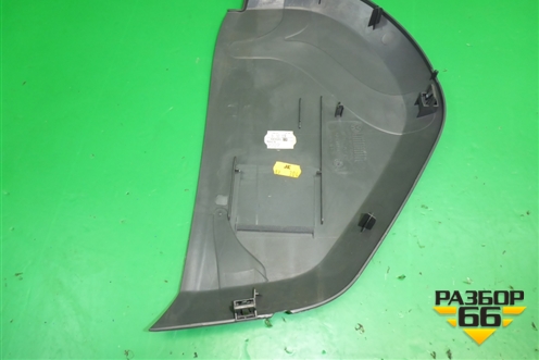 Накладка на торпедо (боковая правая) (7L6857176F) для Volkswagen Touareg c 2002-2010г (Туарег)