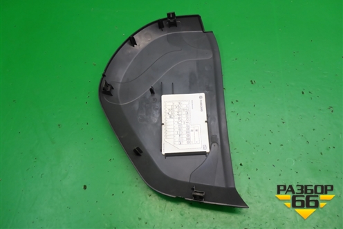 Накладка на торпедо (боковая левая) (7L6857175F) для Volkswagen Touareg c 2002-2010г (Туарег)