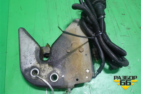 Замок кабины гидравлический (A9303100083) для Mercedes Benz TRUCK Axor 2 с 2004г (Аксор)