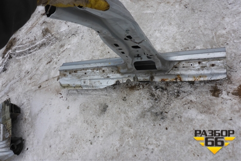 Порог со стойкой правый для Volkswagen Touareg c 2002-2010г (Туарег)