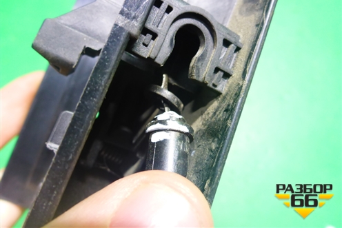 Ручка откидывания заднего сиденья (правая) (3AE885592) для Volkswagen Passat (В7) с 2011-2014г (Пассат Б7)