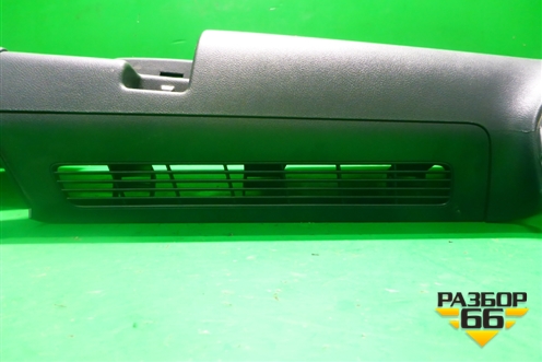 Обшивка багажника левая для Volkswagen Touareg c 2002-2010г (Туарег)