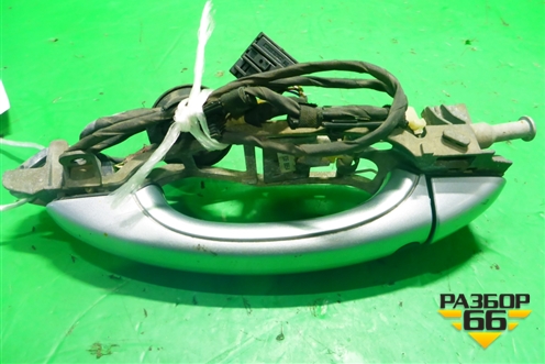 Ручка наружная двери задней левой (с кнопкой) (7L0839885A) для Volkswagen Touareg c 2002-2010г (Туарег)