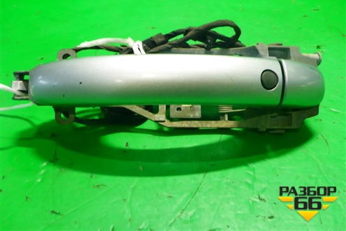 Ручка наружная двери задней левой (с кнопкой) (7L0839885A) для Volkswagen Touareg c 2002-2010г (Туарег)