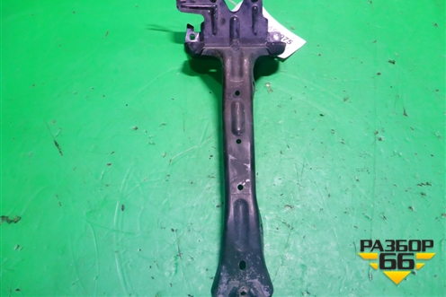 Кронштейн передней панели центральный (7L0805799D) для Volkswagen Touareg c 2002-2010г (Туарег)