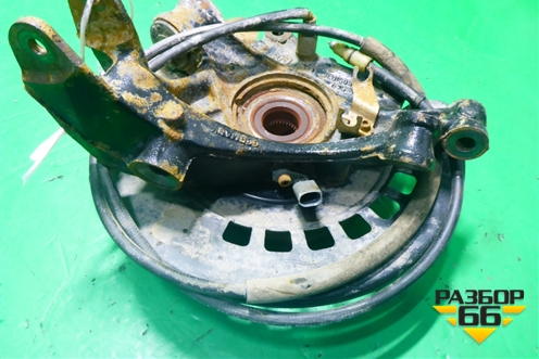 Кулак задний правый (7L0505438B) для Volkswagen Touareg c 2002-2010г (Туарег)