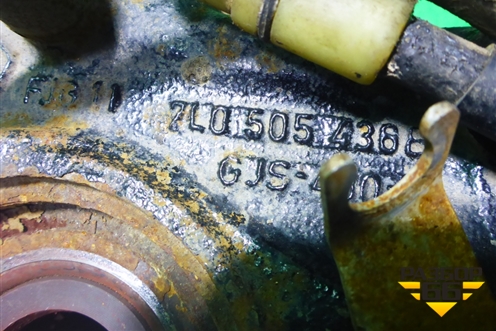 Кулак задний правый (7L0505438B) для Volkswagen Touareg c 2002-2010г (Туарег)