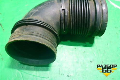Патрубок воздушного фильтра (6.0л BJN) (7L6128684C) для Volkswagen Touareg c 2002-2010г (Туарег)
