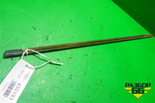 Накладка стекла заднего правого для Volkswagen Touareg c 2002-2010г (Туарег)