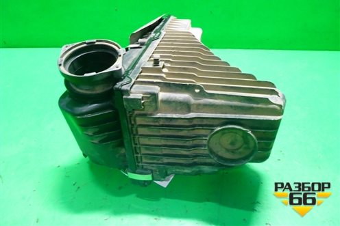 Корпус воздушного фильтра (левый 6.0л BJN) для Volkswagen Touareg c 2002-2010г (Туарег)