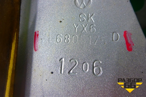 Кронштейн переднего крыла левый (7L6805175D) для Volkswagen Touareg c 2002-2010г (Туарег)