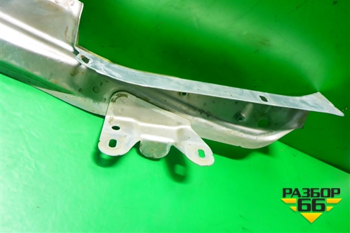 Кронштейн переднего крыла правый (7L6805176D) для Volkswagen Touareg c 2002-2010г (Туарег)