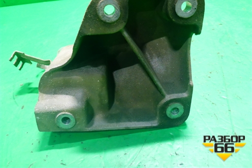 Кронштейн двигателя левый (6.0л BJN) (07C199207C) для Volkswagen Touareg c 2002-2010г (Туарег)