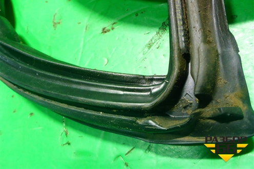Уплотнитель багажника (на стекло) для Volkswagen Touareg c 2002-2010г (Туарег)