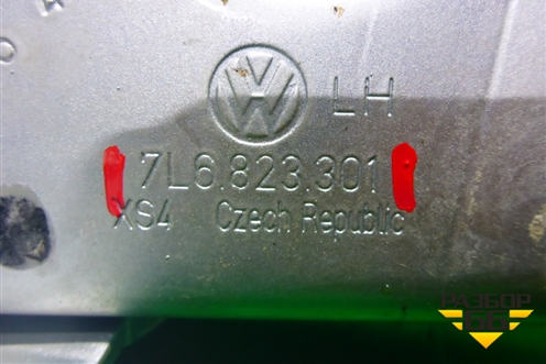 Петля капота левая (7L6823301) для Volkswagen Touareg c 2002-2010г (Туарег)