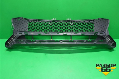 Решетка в передний бампер центральная (после 2012г) (A2048856823) для Mercedes Benz GLK-Klass X204 с 2008г (ГЛК)