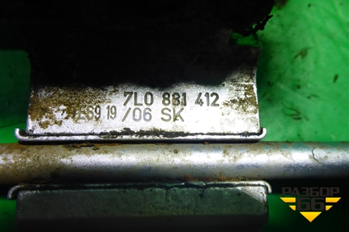 Петля двери передней правой нижняя (7L0831412) для Volkswagen Touareg c 2002-2010г (Туарег)