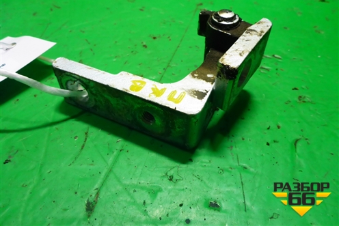 Петля двери передней правой верхняя (7L0831402A) для Volkswagen Touareg c 2002-2010г (Туарег)